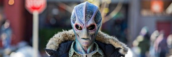 Resident Alien: Sehen Sie sich die ersten 7 Minuten der Alan Tudyk SYFY-Komödie an