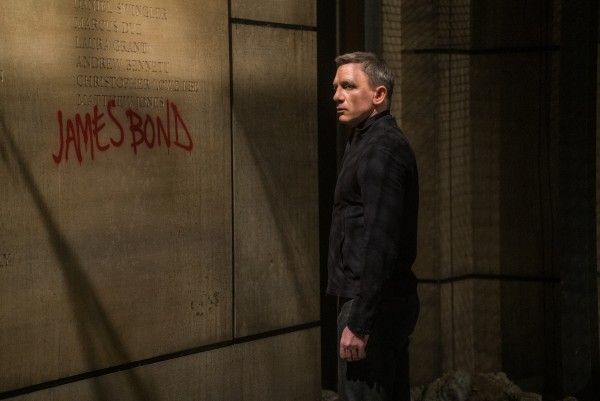 Cary Joji Fukunaga მიმართავს 'Bond 25' ჭორებს Blofeld და Q არარსებობის შესახებ
